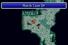The entrance to the Marsh Cave immediately present a fork in the path